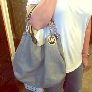 NWOT! Micheal Kors Gray shoulder purse!